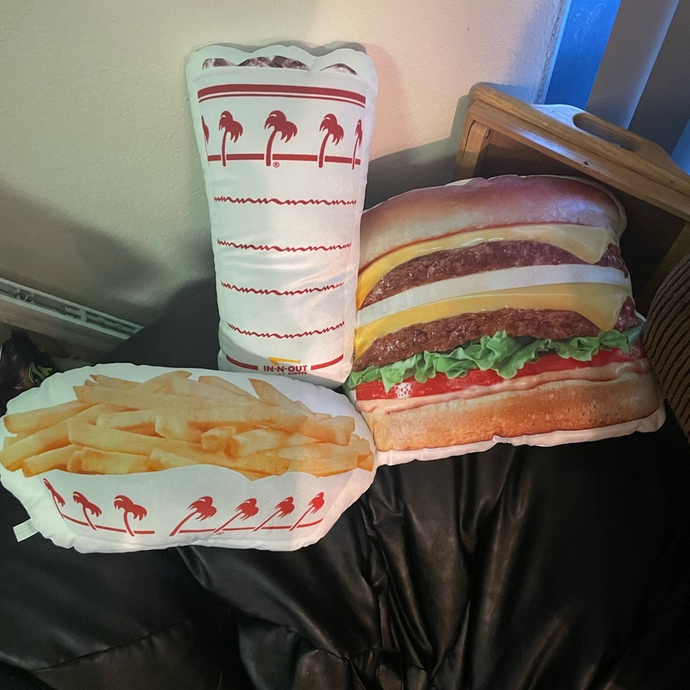 In n out pillow set 3 piece